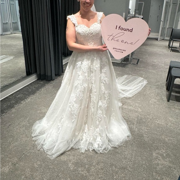 David's Bridal White Lace Wedding Dress
